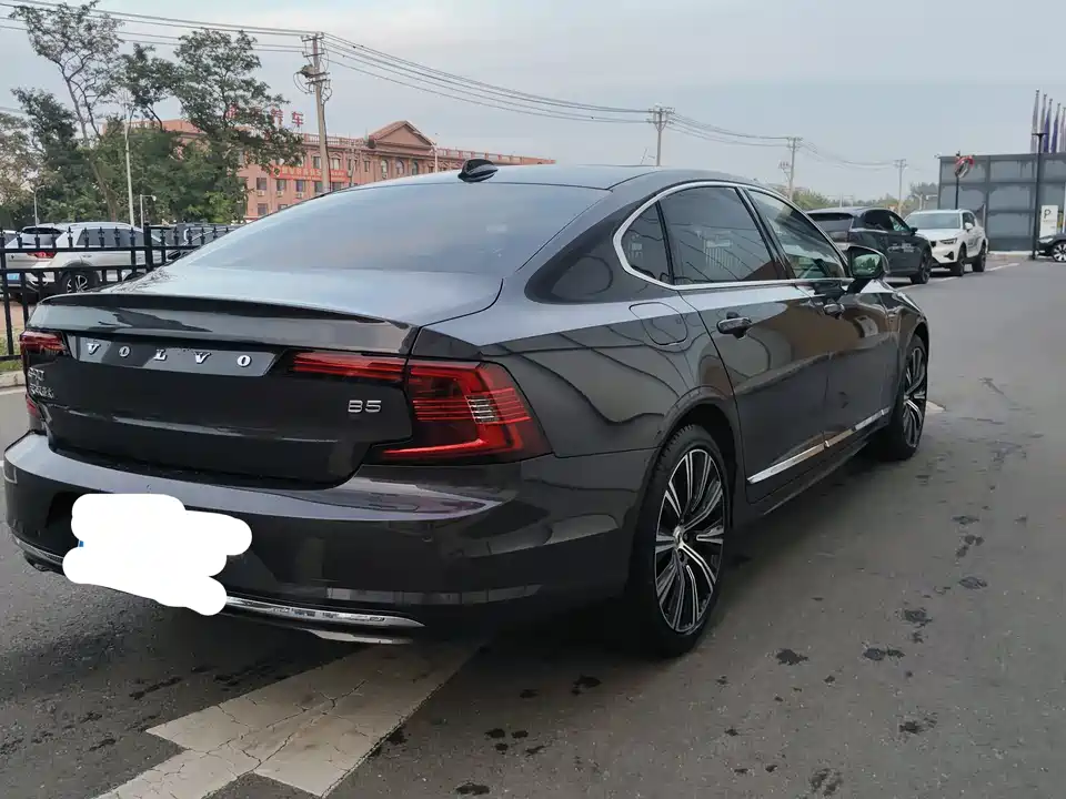 Volvo S90