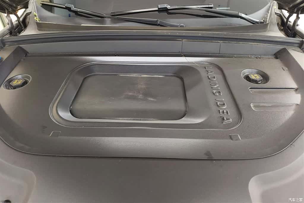 Li Auto L8, 2025 10