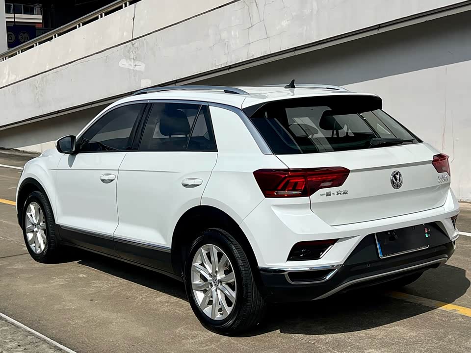 Volkswagen T-ROC exploring Songs