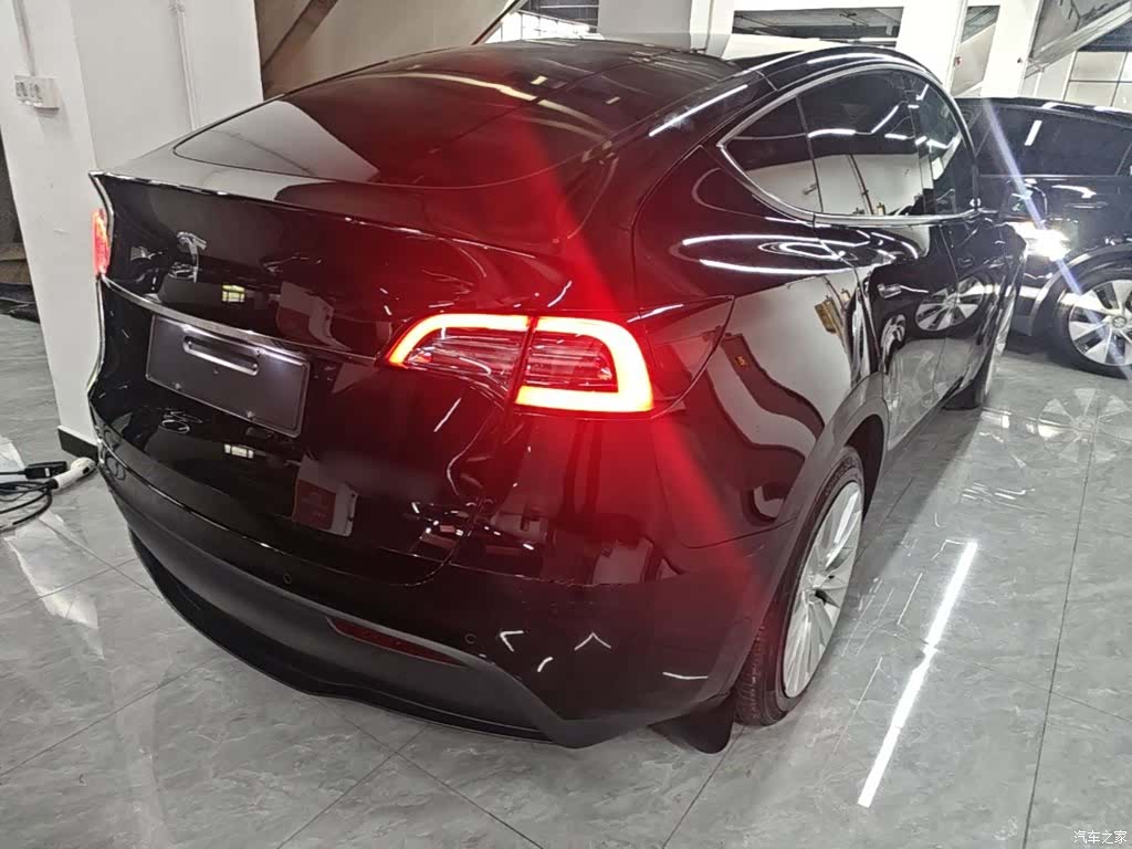 Tesla Model Y, 2024 7