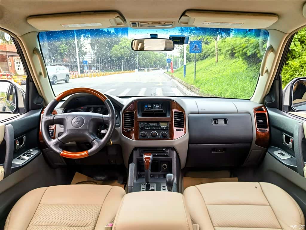 Mitsubishi Pajero, 2004 8