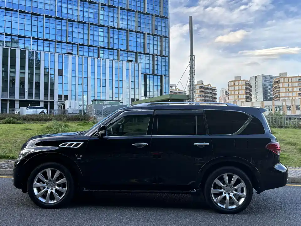 Infiniti QX80