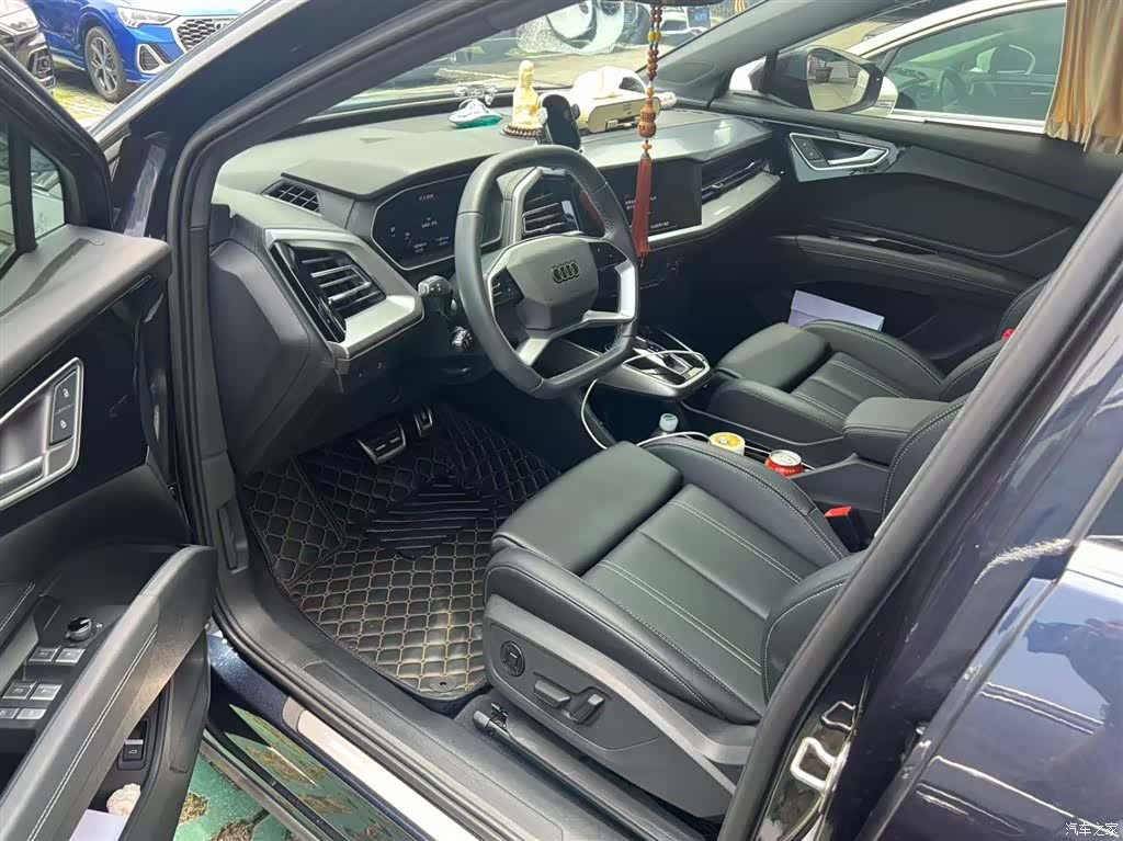 Audi Q4 e-tron, 2024 3