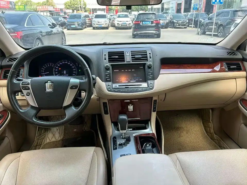 Toyota crown