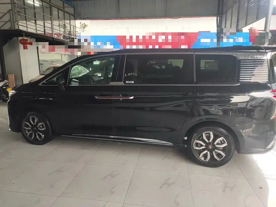 Hongqi HQ9