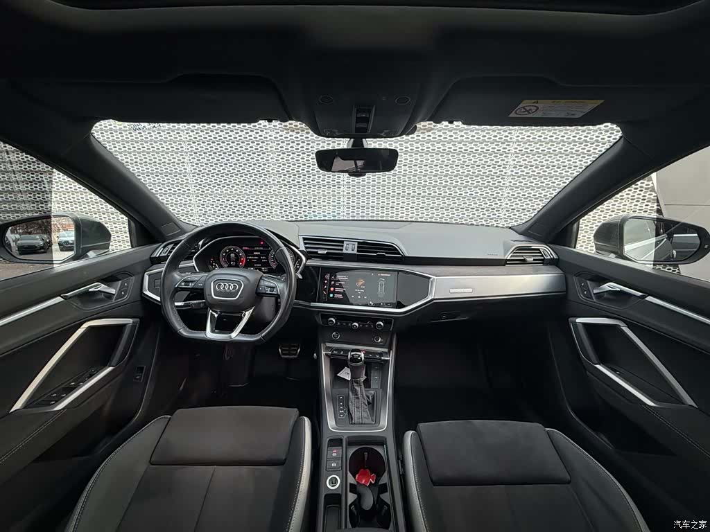 Audi Q3, 2022 9