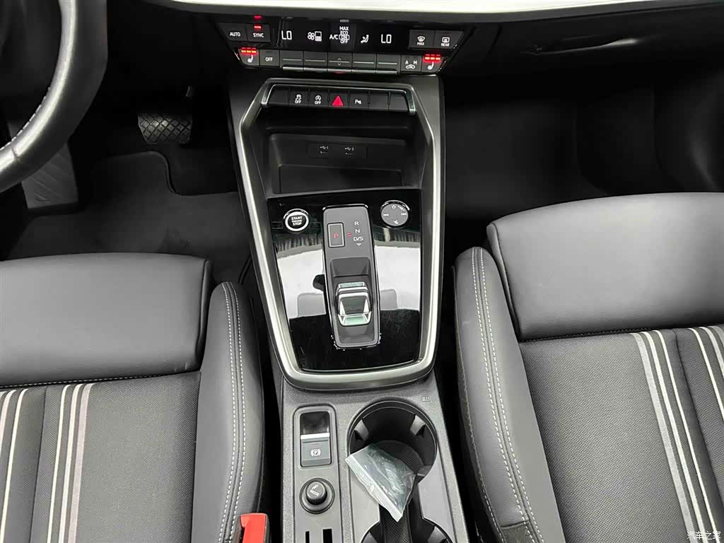 Audi A3, 2023 все фото