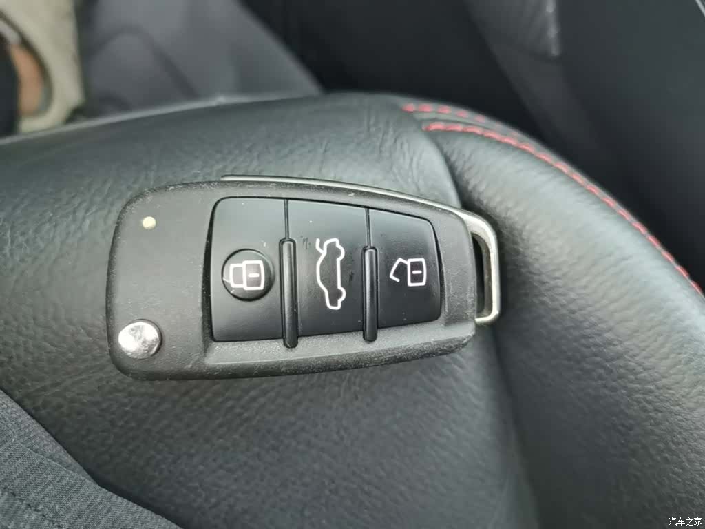 Audi Q2L, 2021 9
