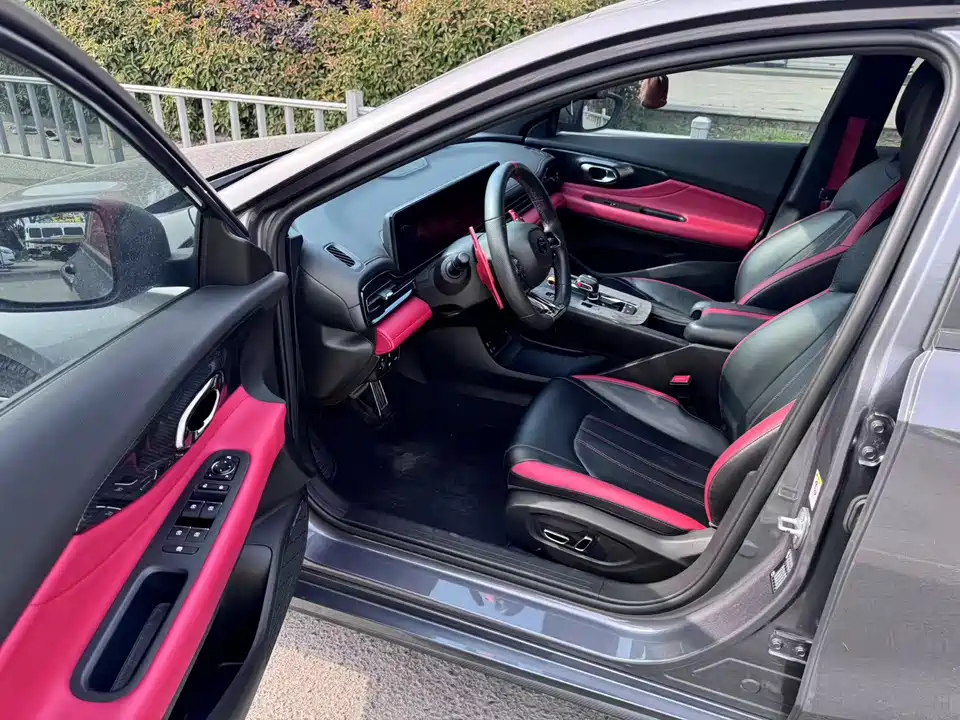 Trumpchi Shadow Leopard