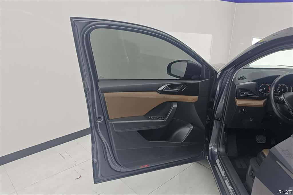 Volkswagen Tharu, 2018 7