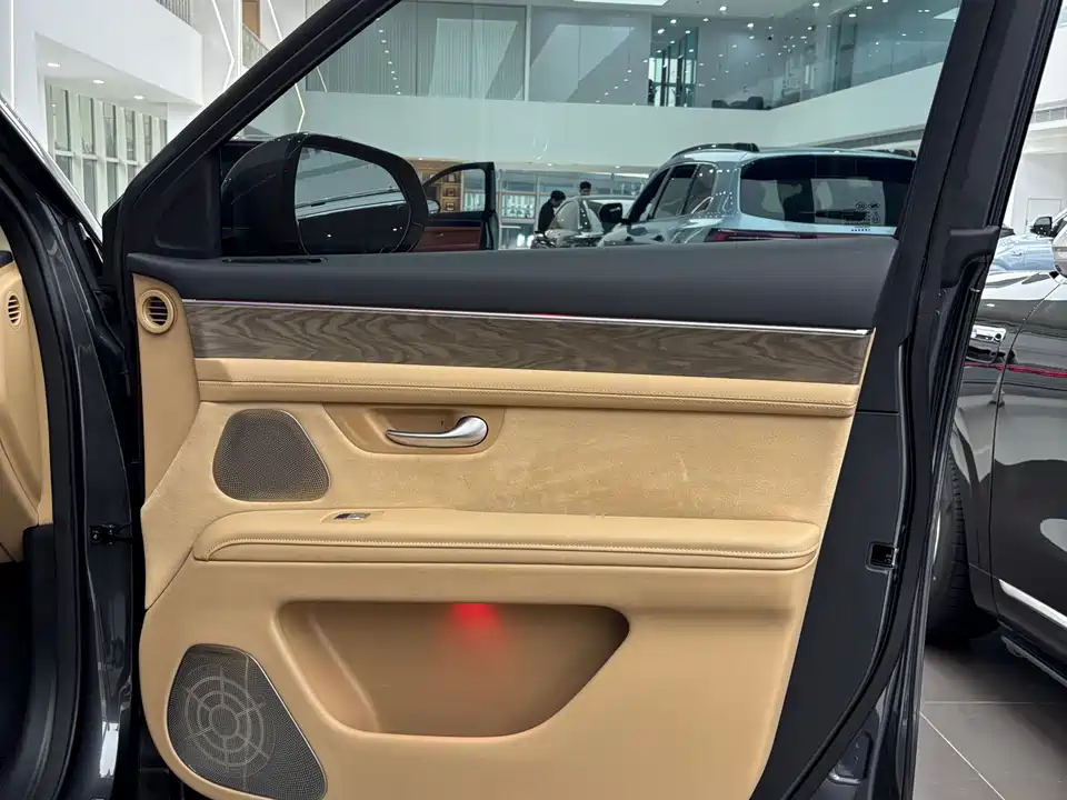 AITO Ask the world M7