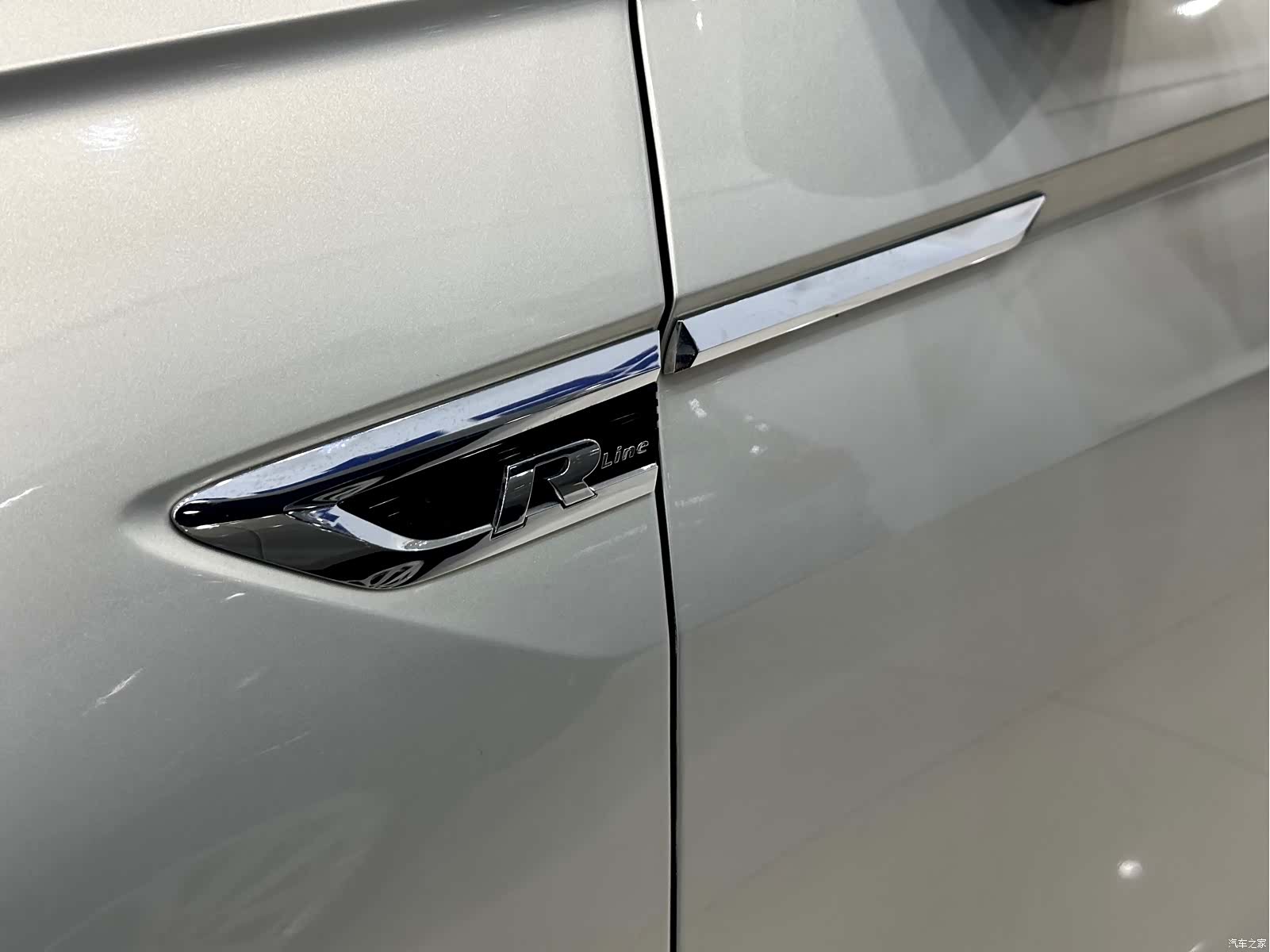Volkswagen Tiguan L, 2019 32