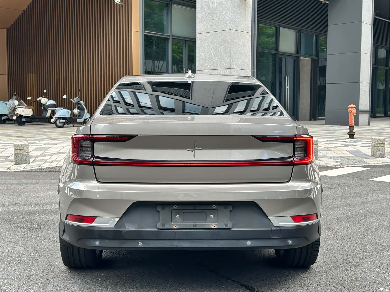 Polestar 2, 2022 все фото