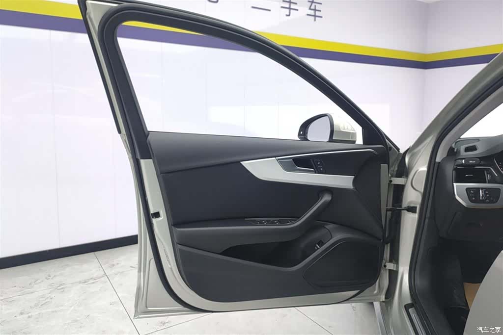 Audi A4L, 2019 7