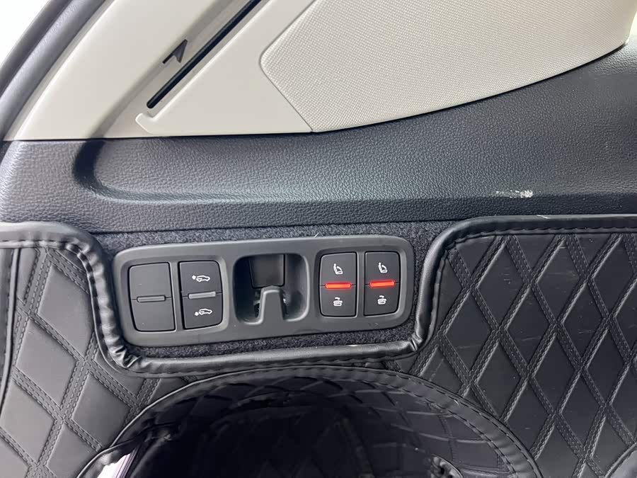 Audi Q7 2024, фото 37
