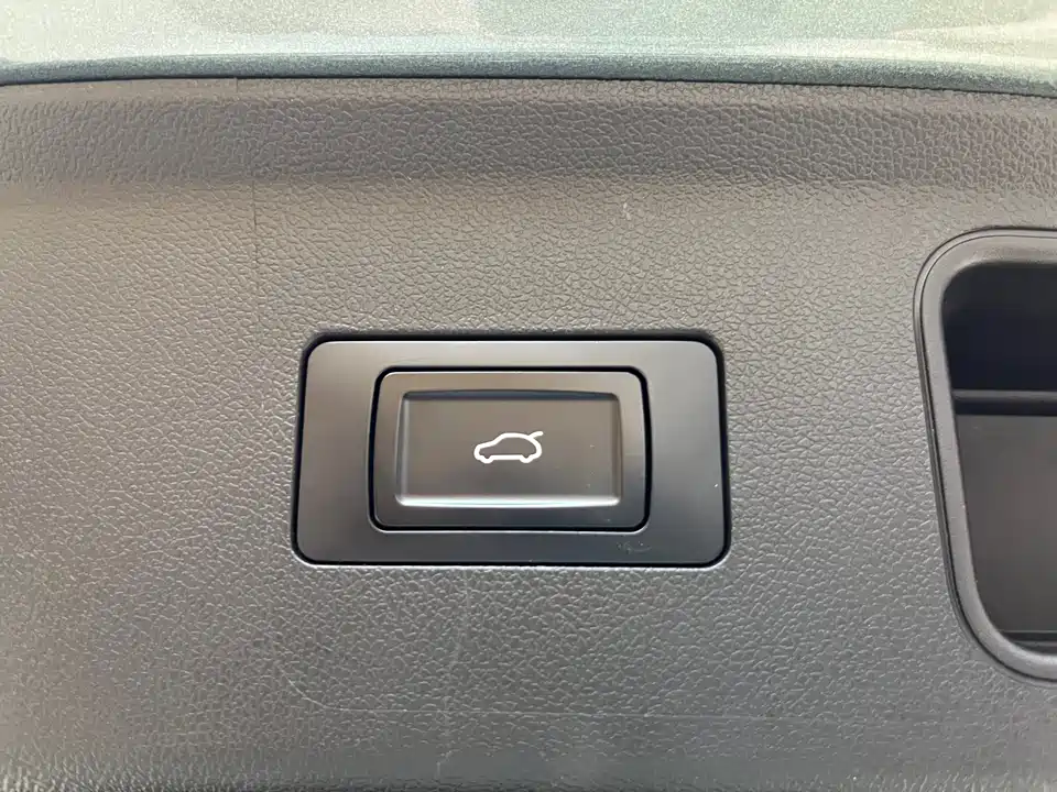 AITO Ask the world M5