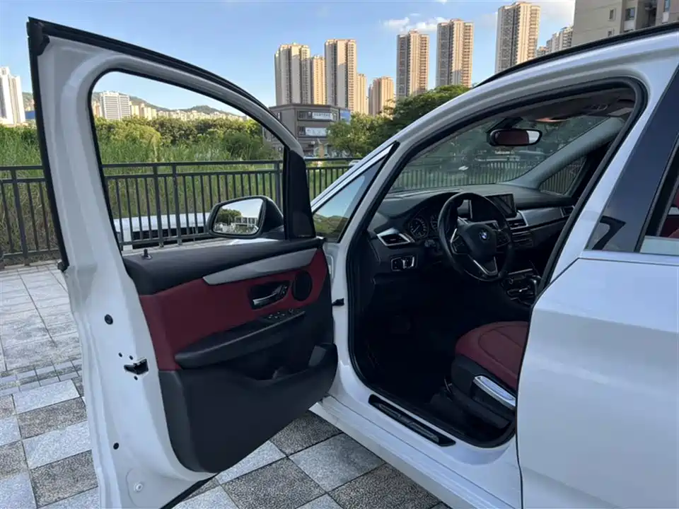 BMW 2 series station wagon