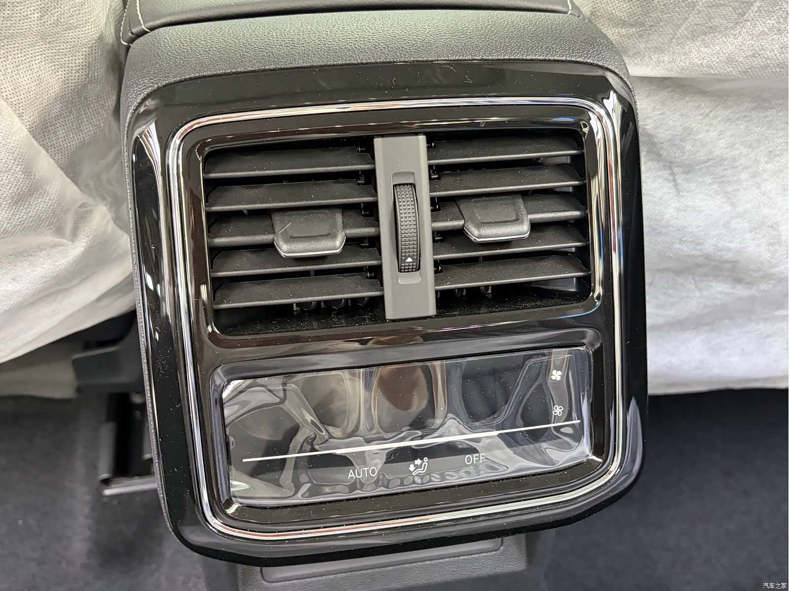 Volkswagen Passat, 2025 16