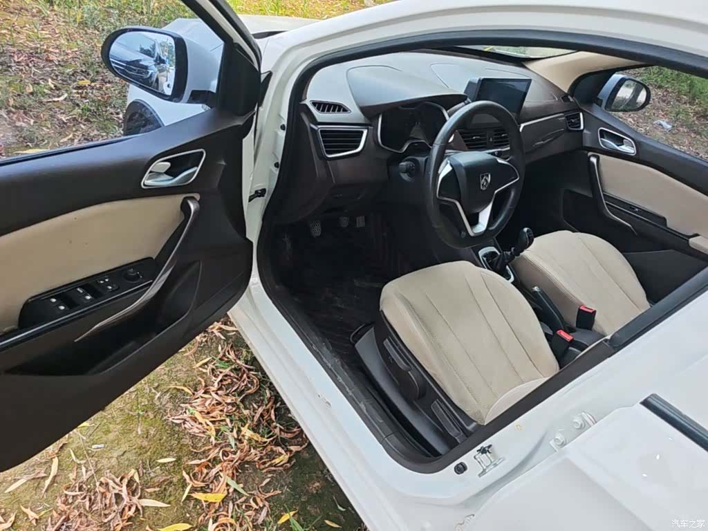 Wuling 310W, 2018 16