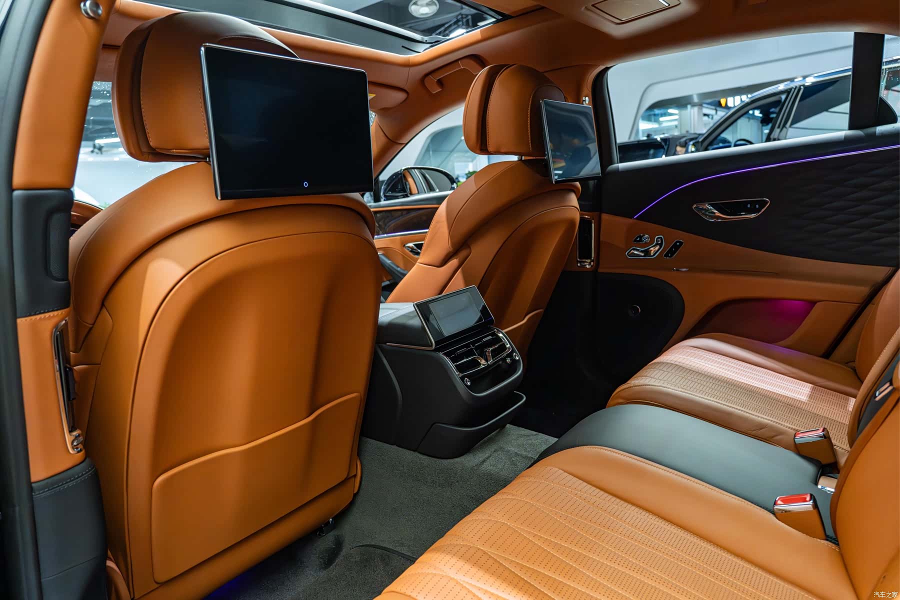 Bentley Flying Spur, 2022 13