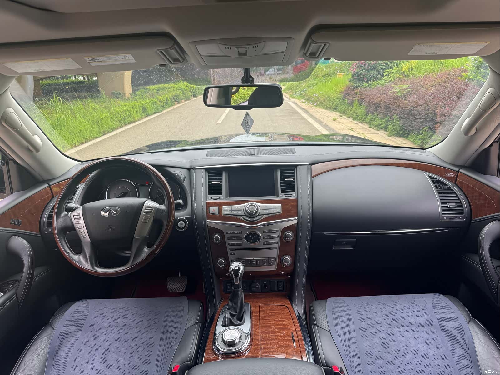 Infiniti QX80, 2019 4