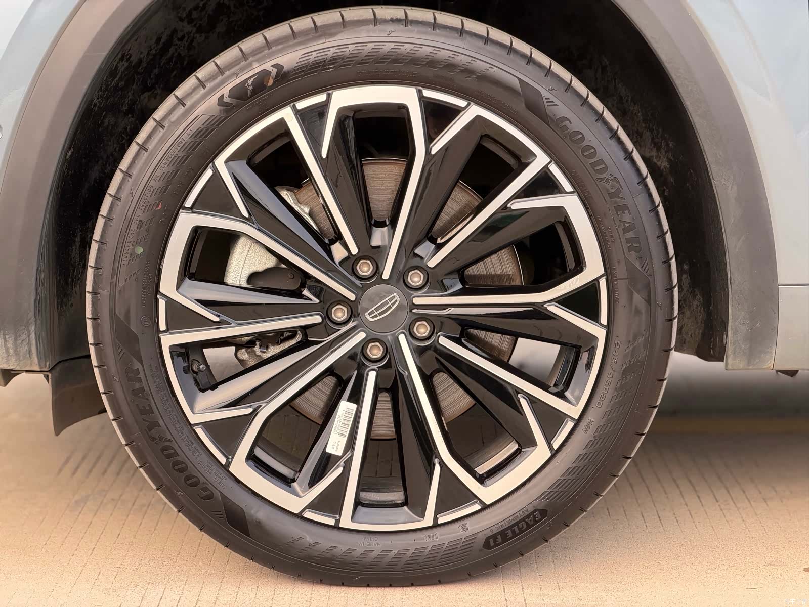 Geely Xingyue L, 2025 30