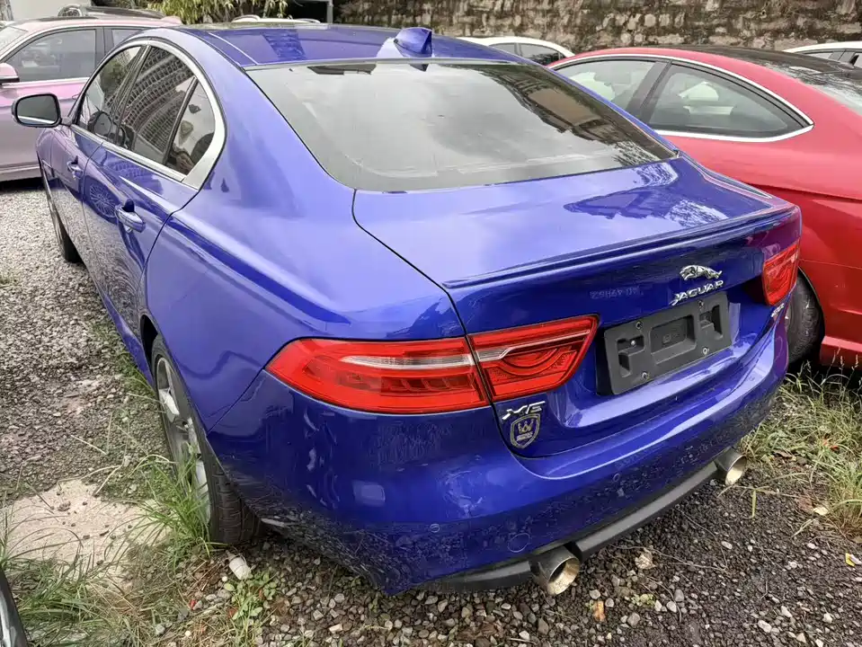Jaguar XE