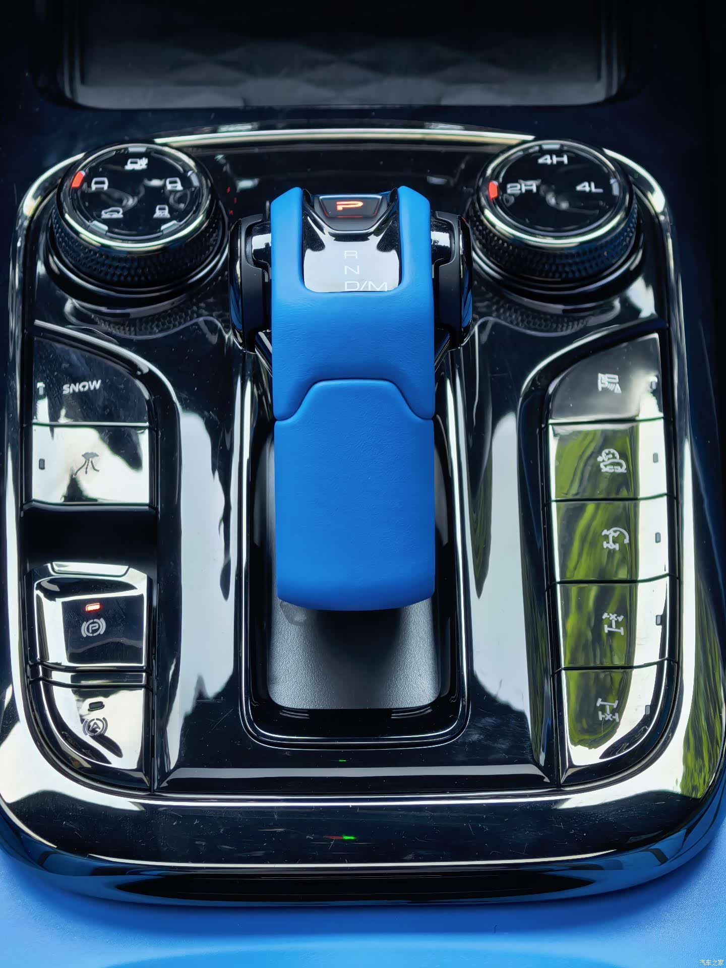 Tank 300, 2023 9
