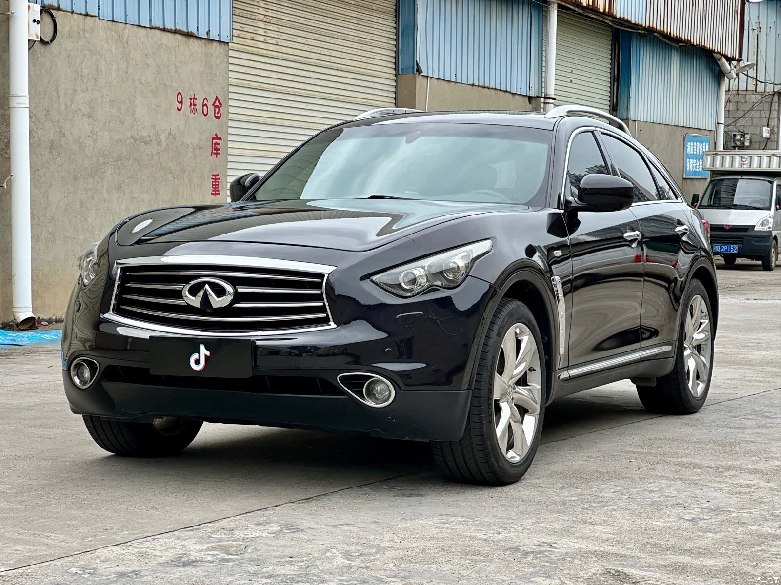 Infiniti FX37