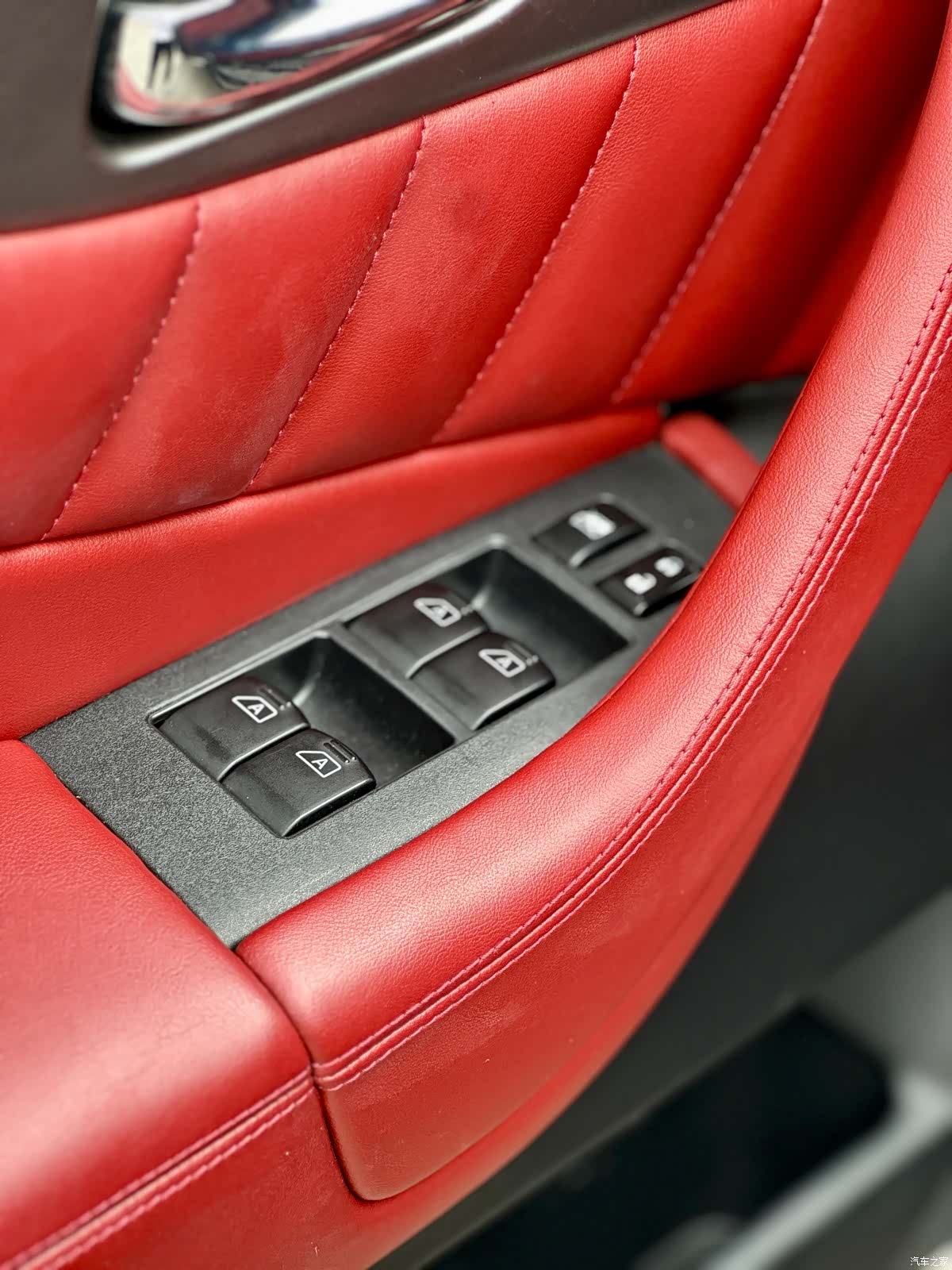 Infiniti FX37, 2012 23