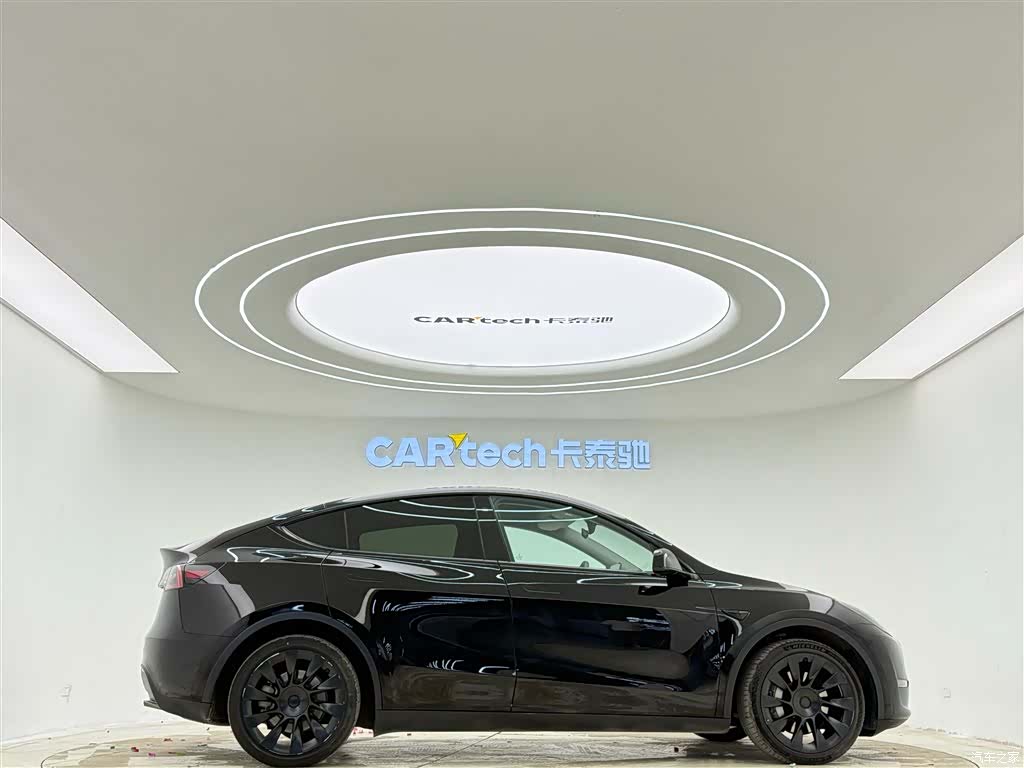 Tesla Model Y, 2021 4