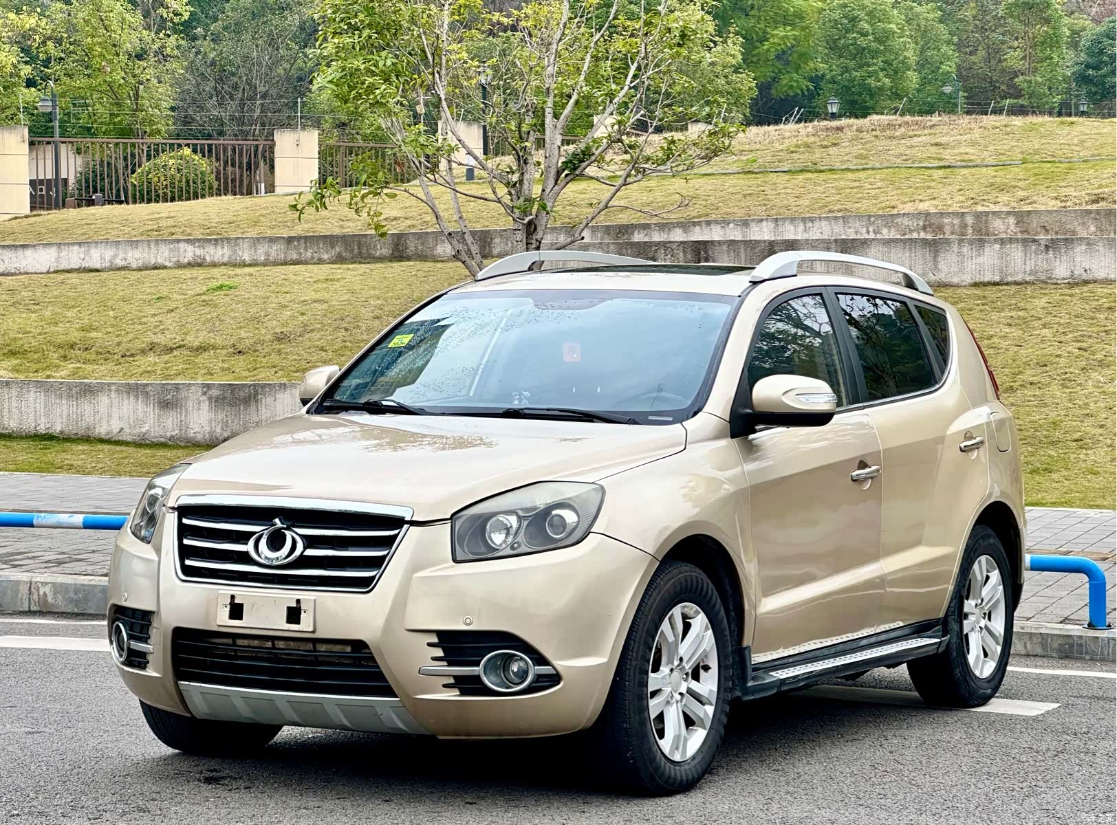 Geely GX7, 2014 1