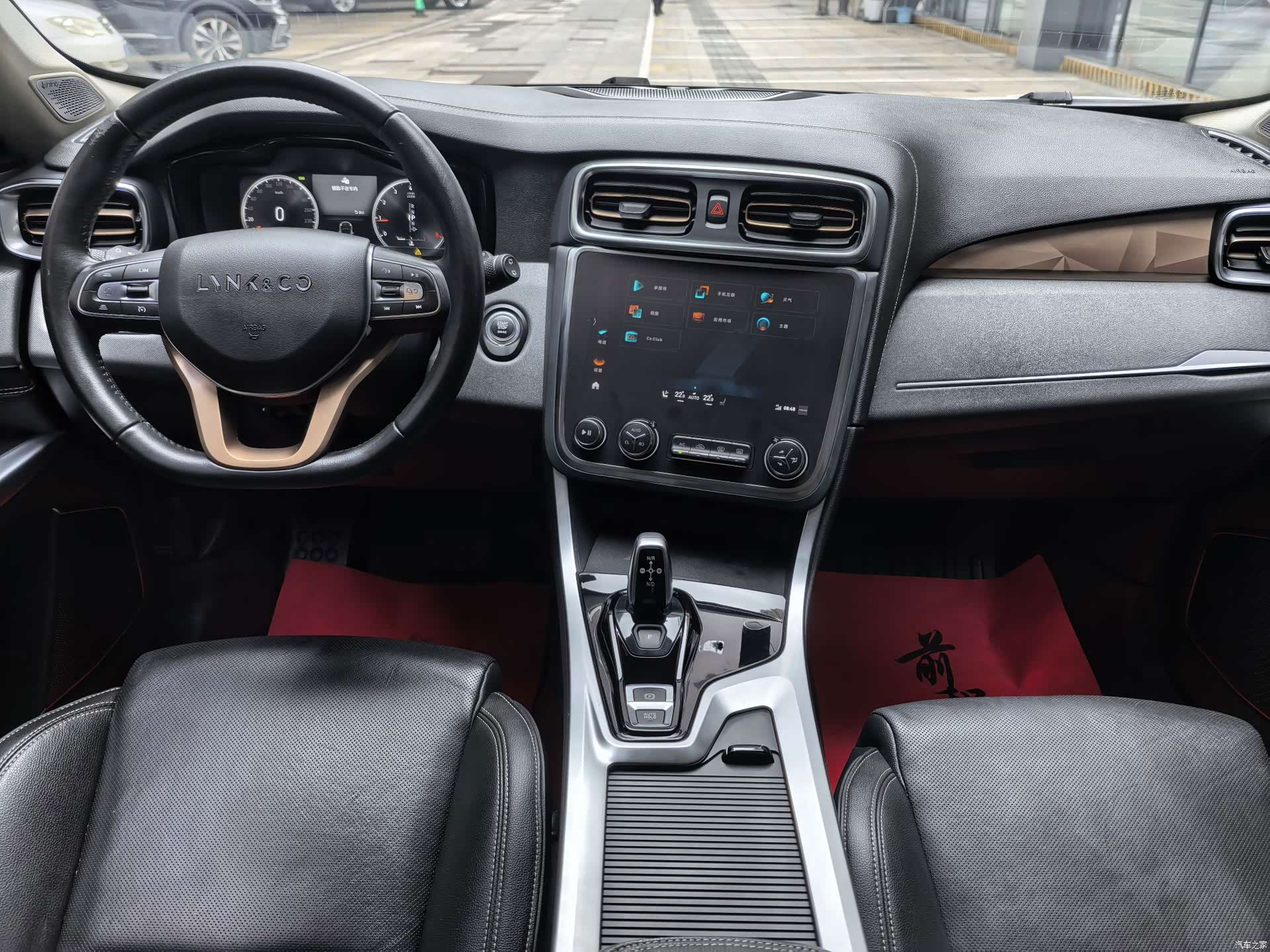Lynk & Co 01, 2019 все фото