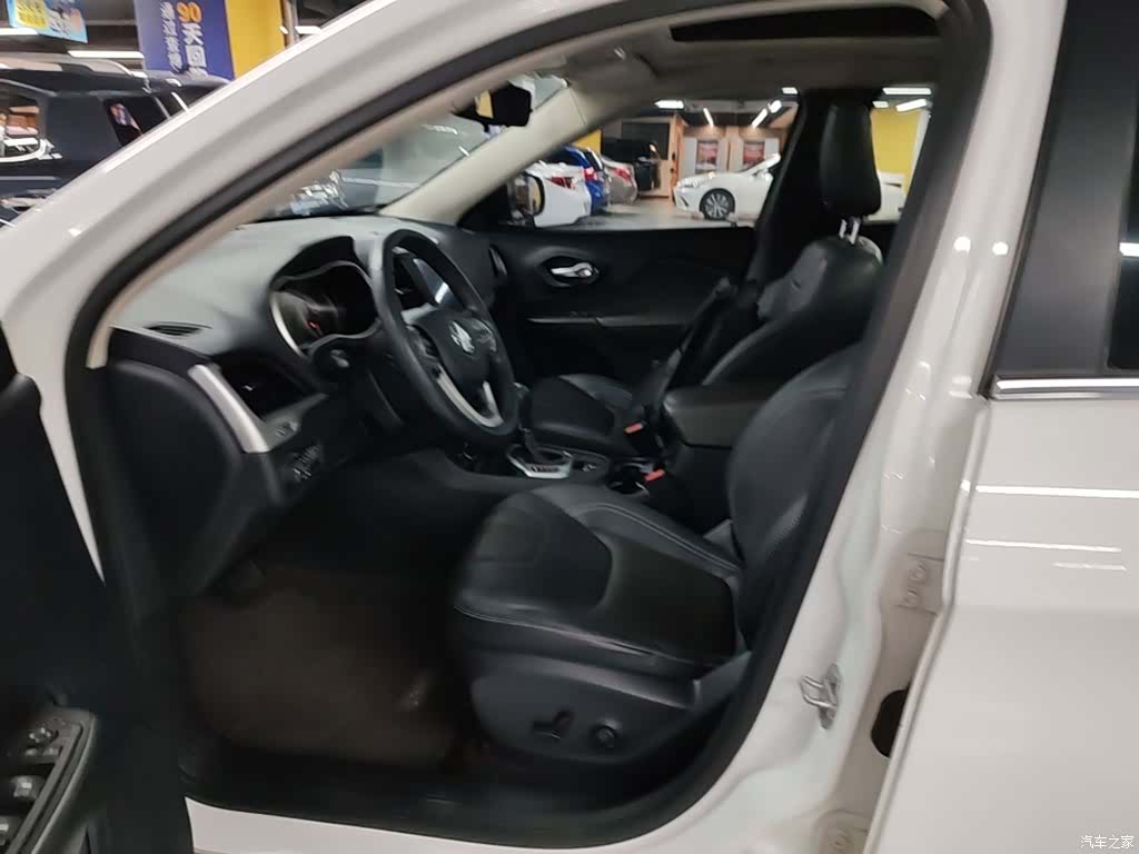 Jeep Cherokee, 2017 11