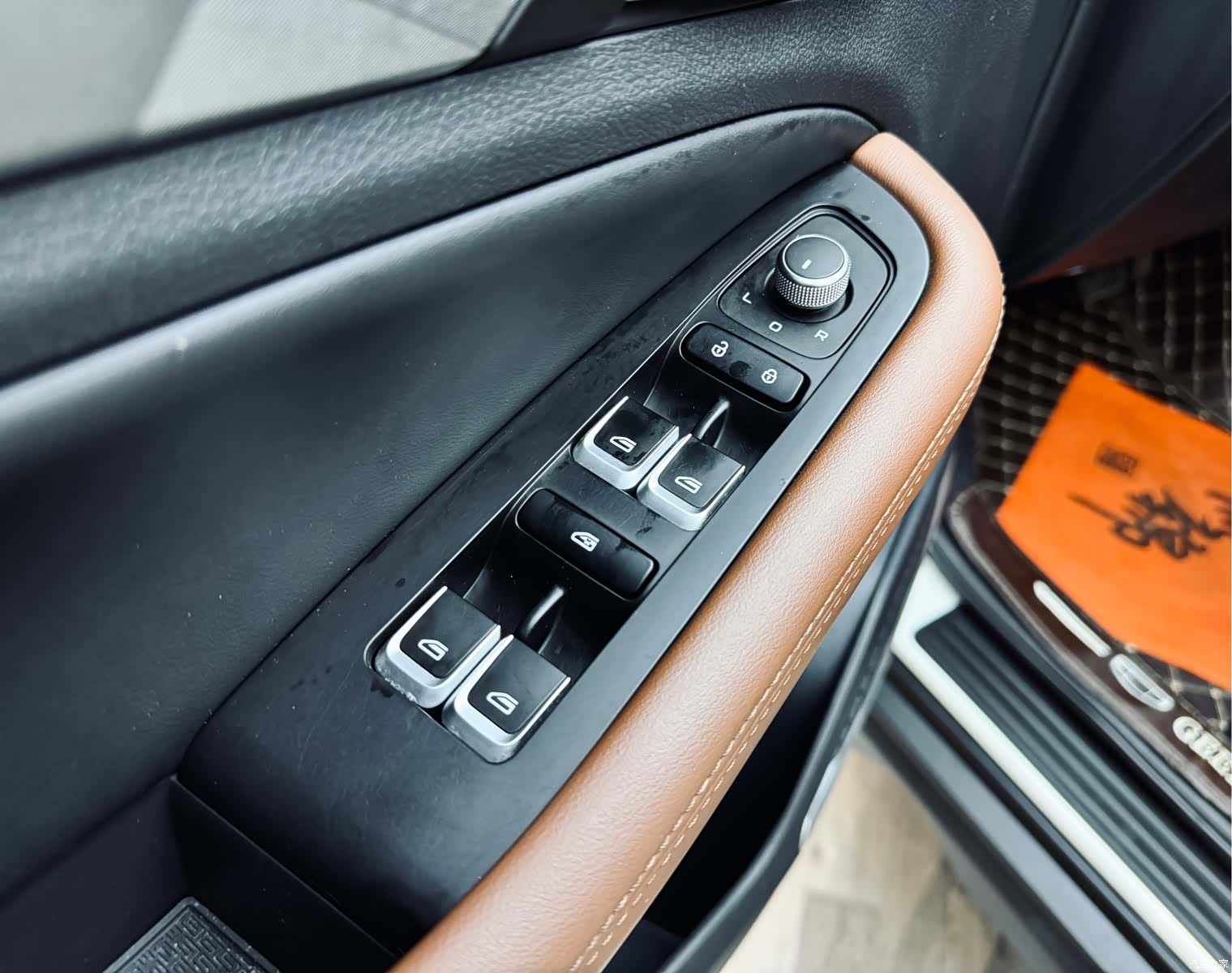 Geely X6, 2021 11