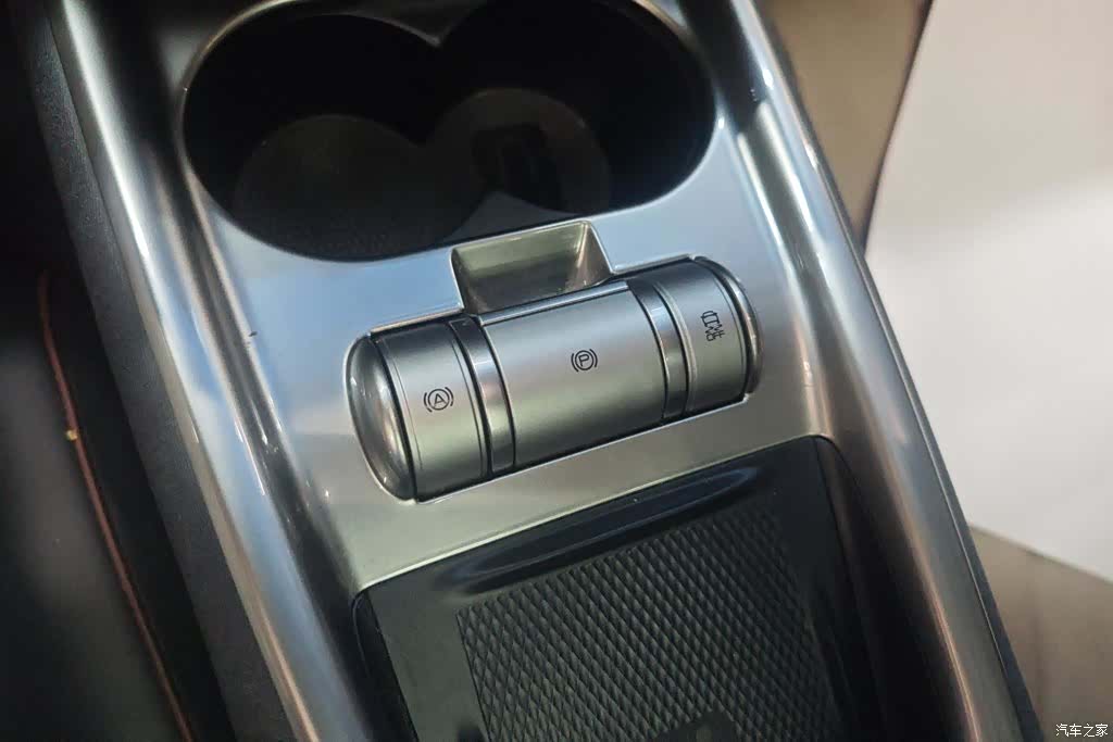 BYD Dolphin, 2023 16