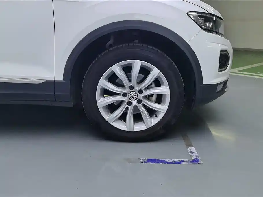 Volkswagen T-ROC exploring Songs