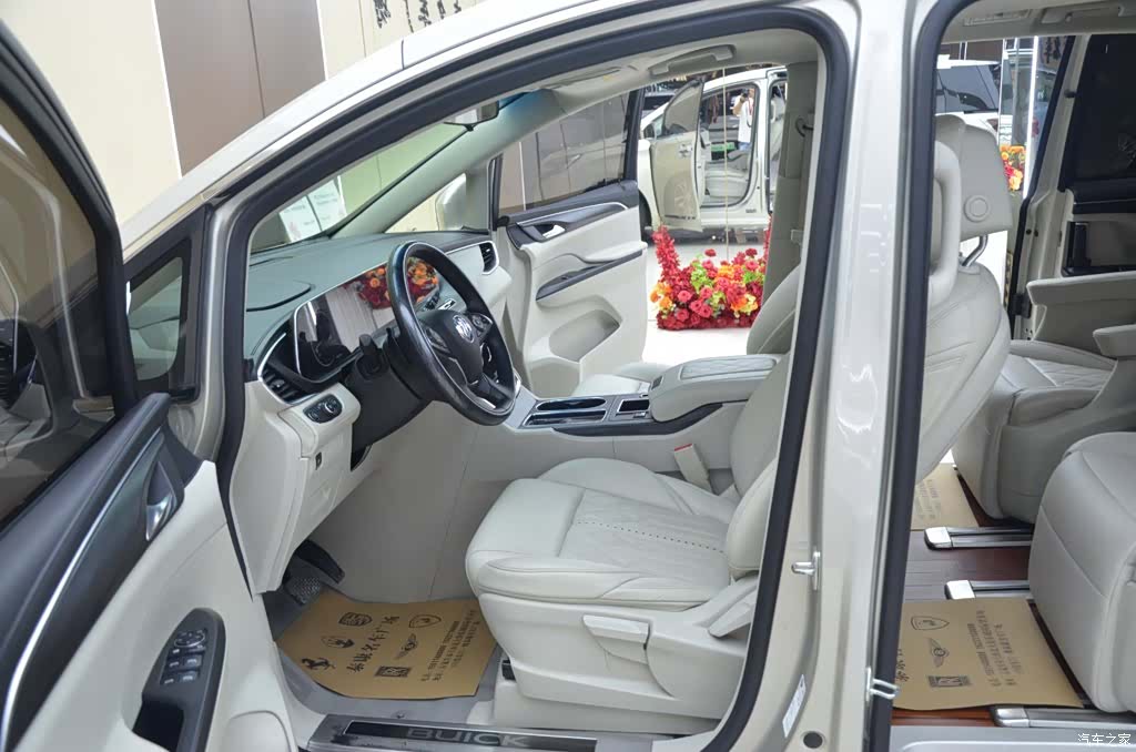 Buick GL8, 2022 4