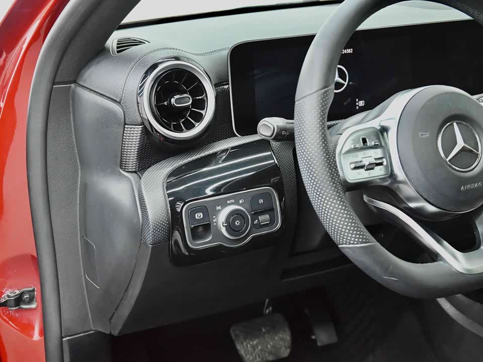 Mercedes-Benz Class A Mercedes-Benz Class A