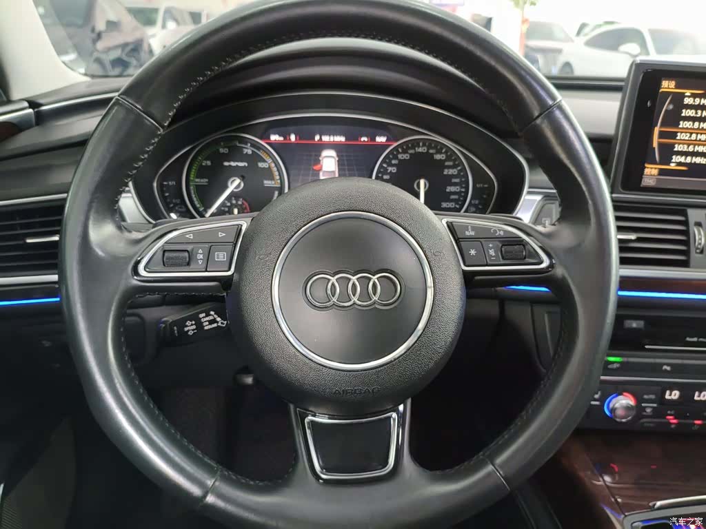 Audi e-tron, 2019 9