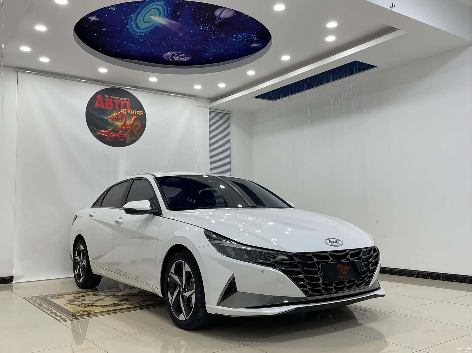 Hyundai Elantra, 2023 3