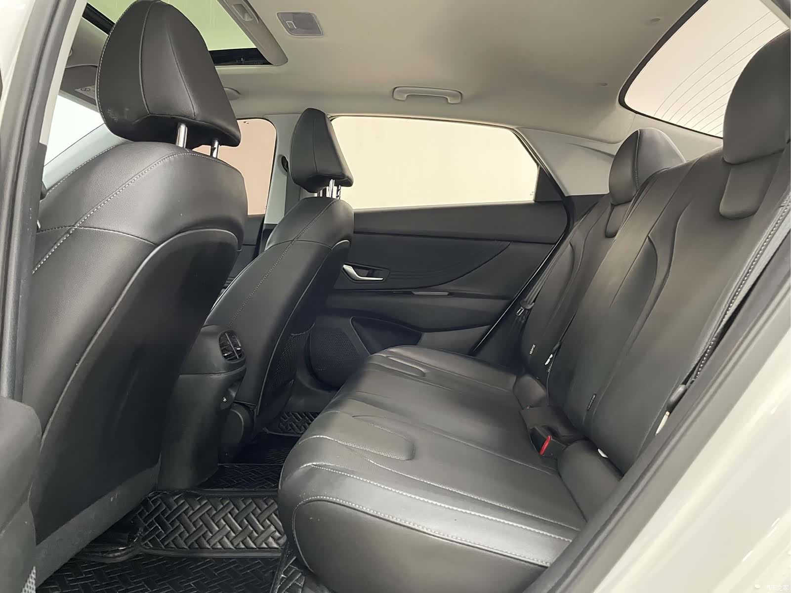 Hyundai Elantra, 2023 10