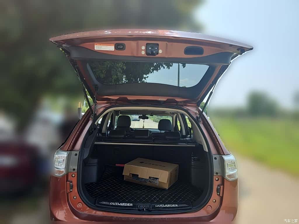 Mitsubishi Outlander, 2015 20
