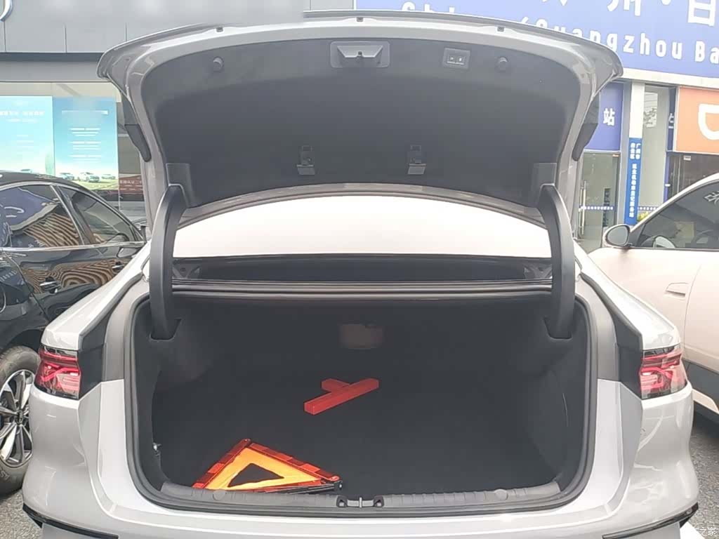 BYD Han, 2025 19