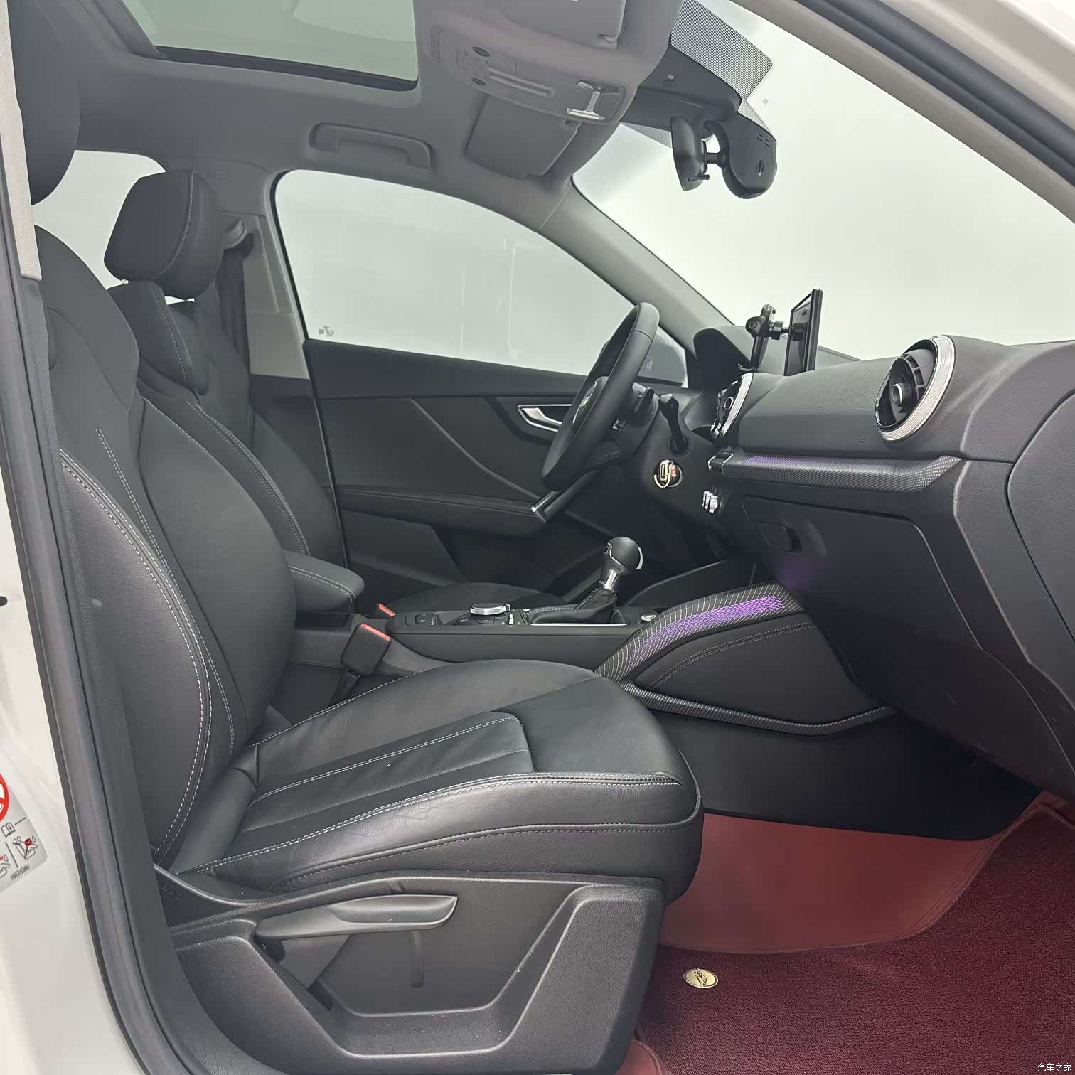 Audi Q2L, 2023 9