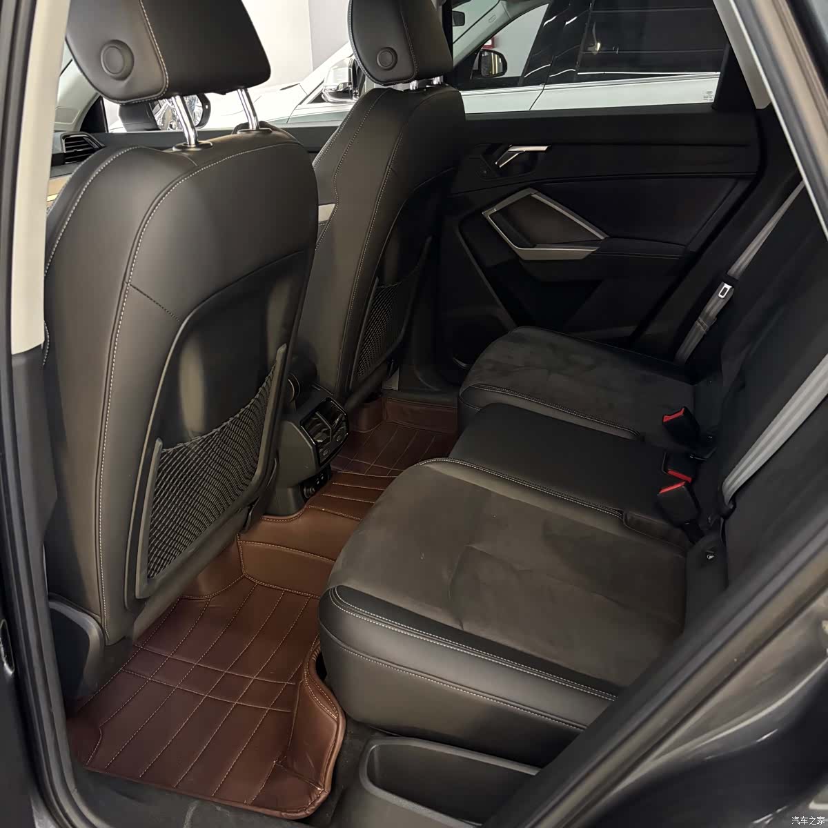 Audi Q3, 2022 11