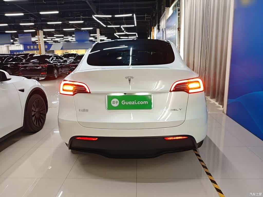 Tesla Model Y, 2023 6