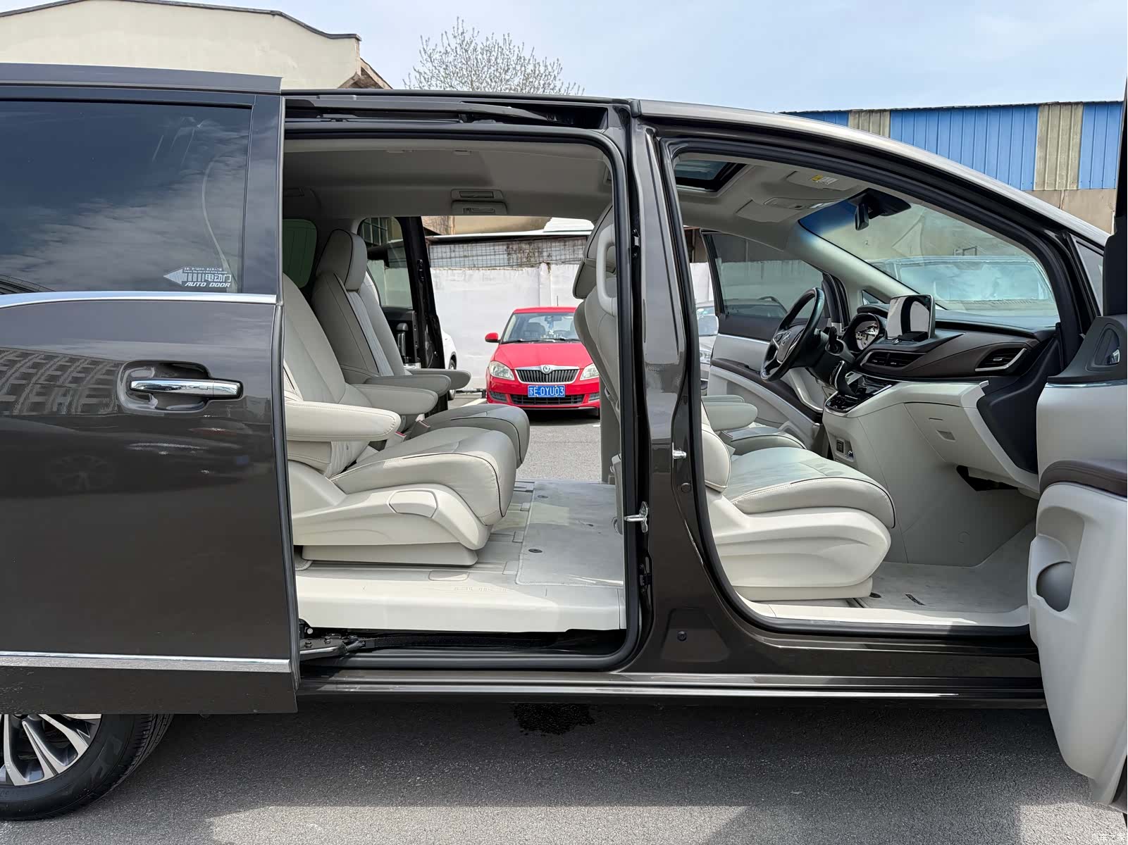 Buick GL8, 2022 все фото