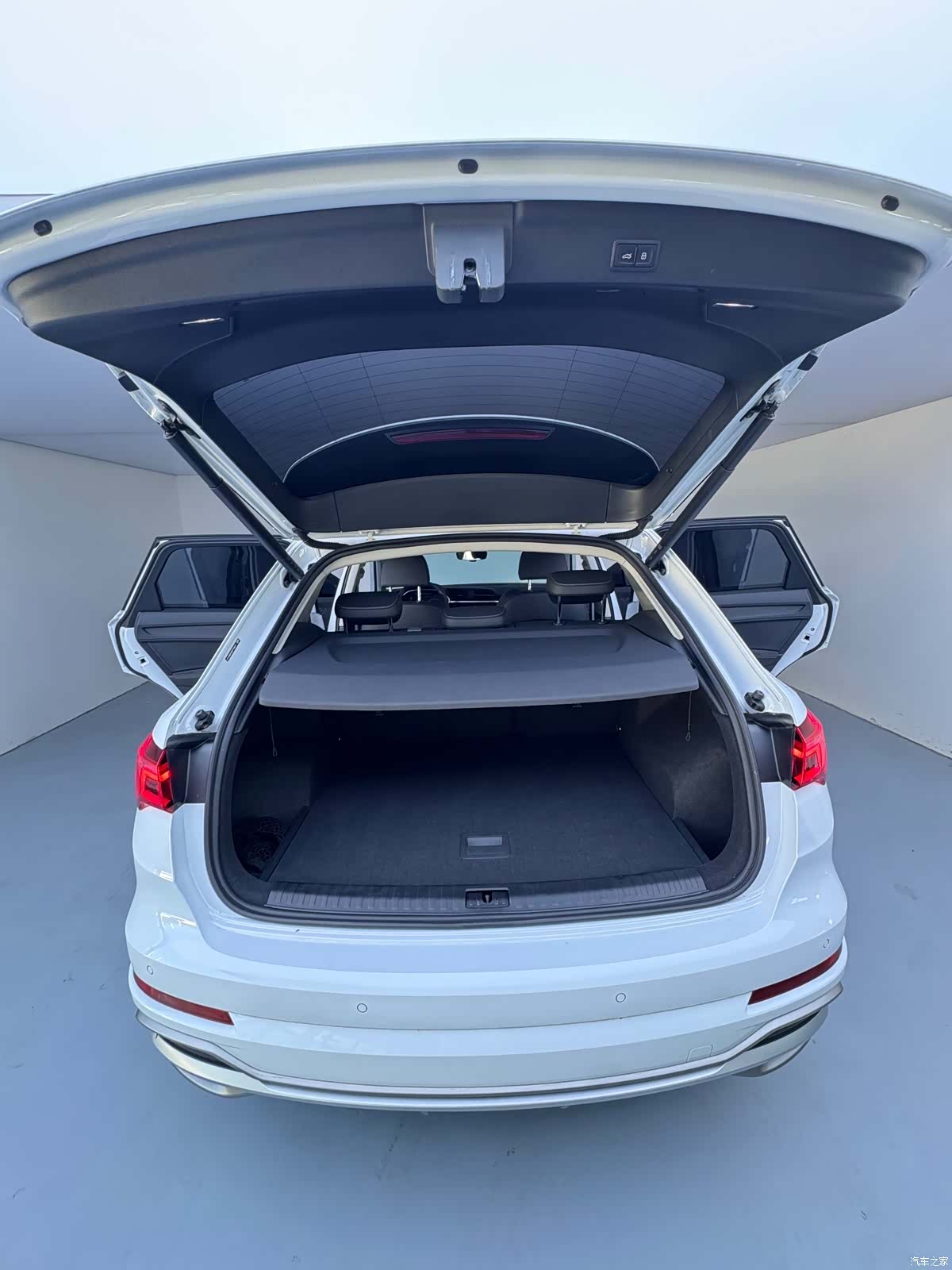 Audi Q3, 2023 24