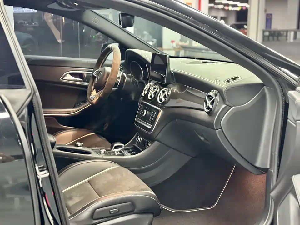 Mercedes-Benz CLA AMG